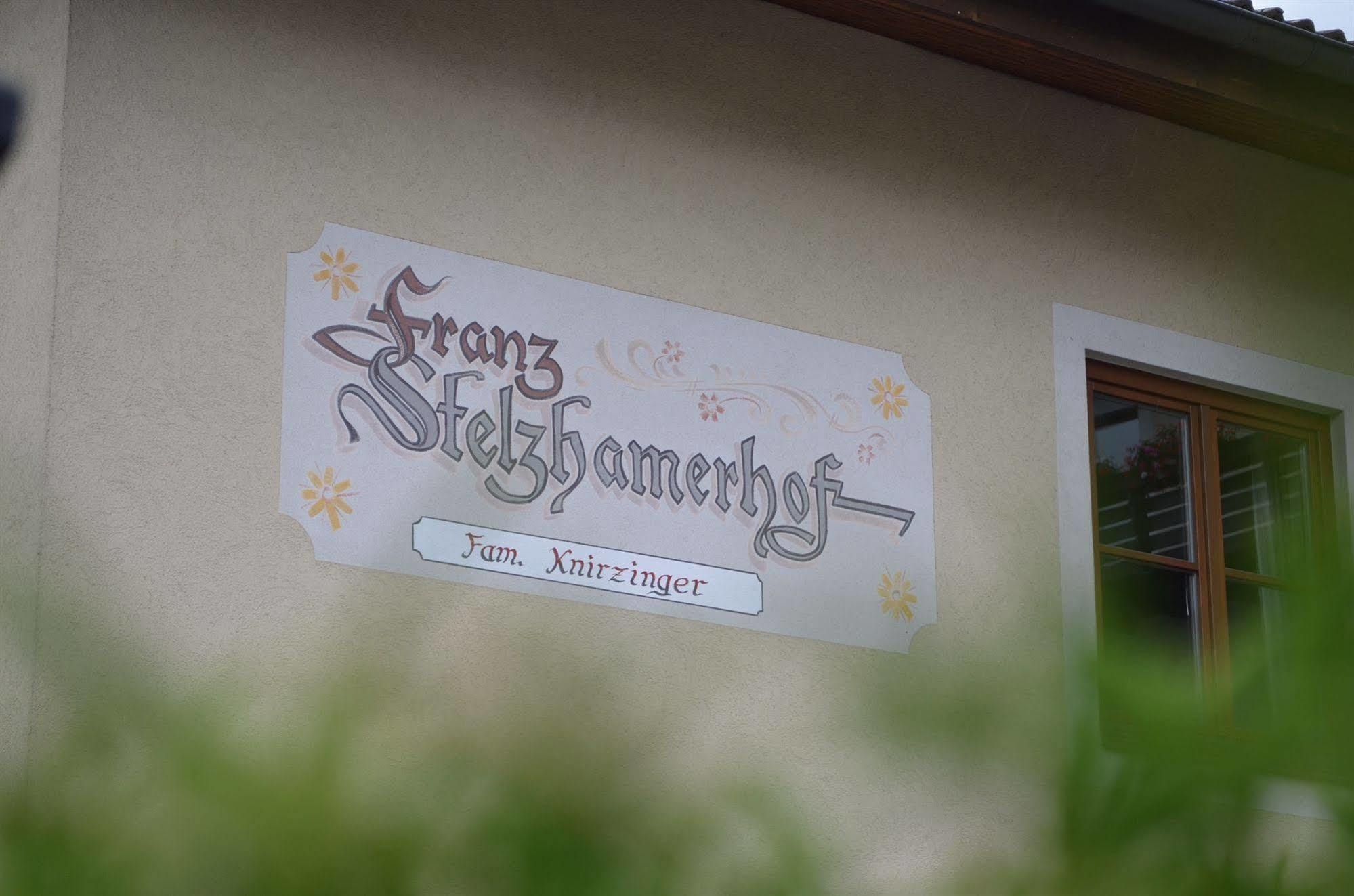 Franz Stelzhamerhof Schildorn Exteriör bild
